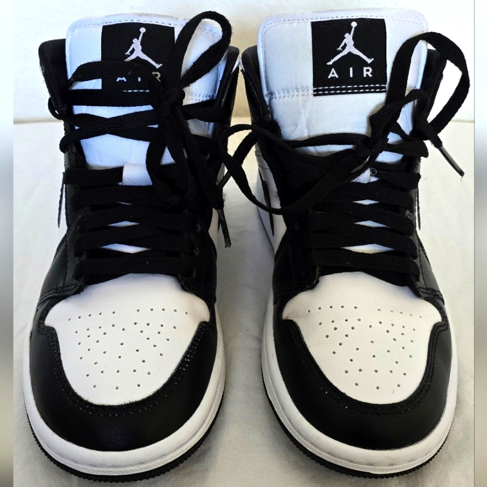Nike Air Jordan Retro, Size 5.5, Black and White